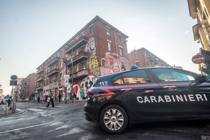 Blitz delle forze dell'ordine in via Gola, a Milano 3
