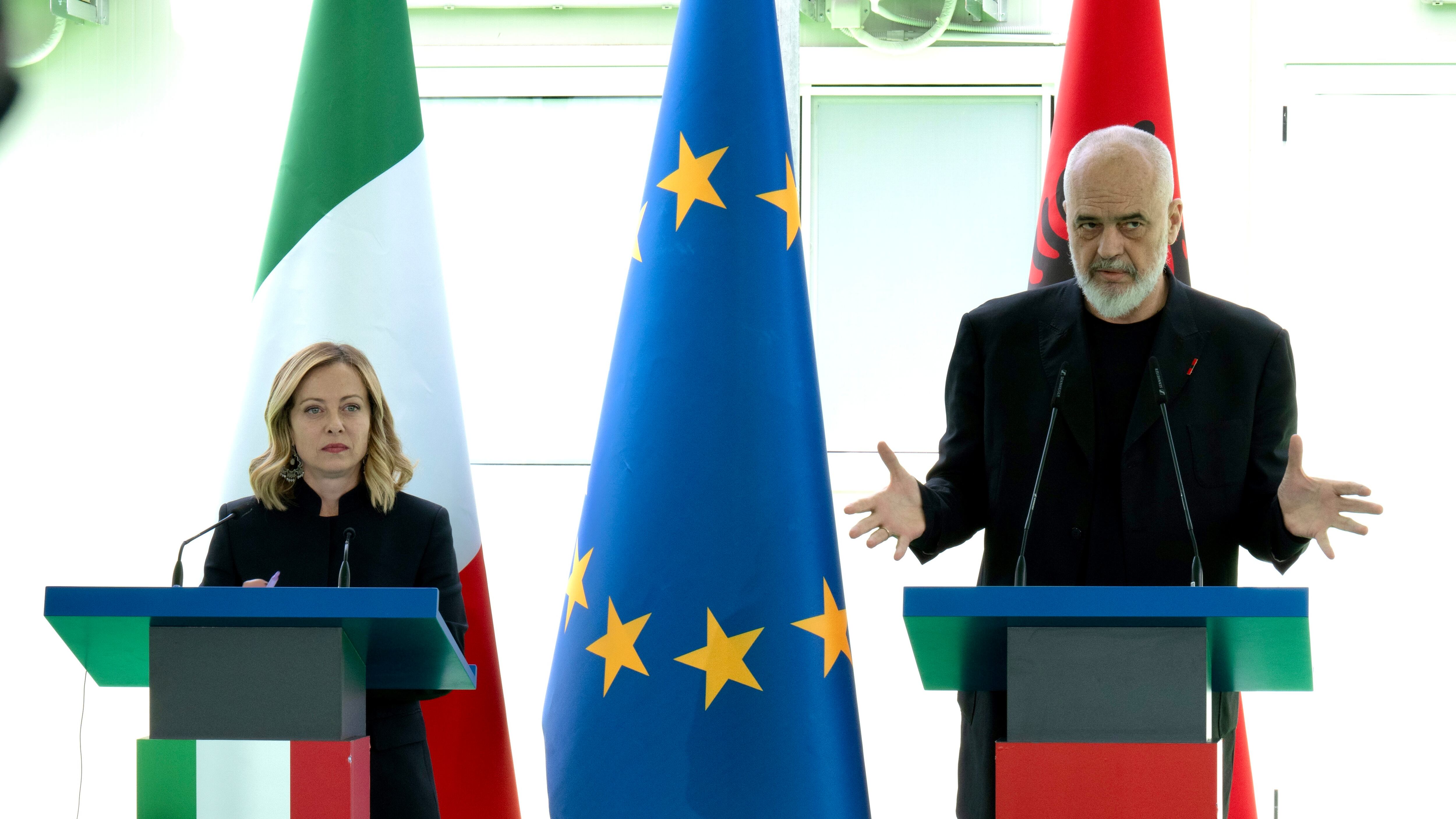Il modello Albania piace alla sinistra Ue
