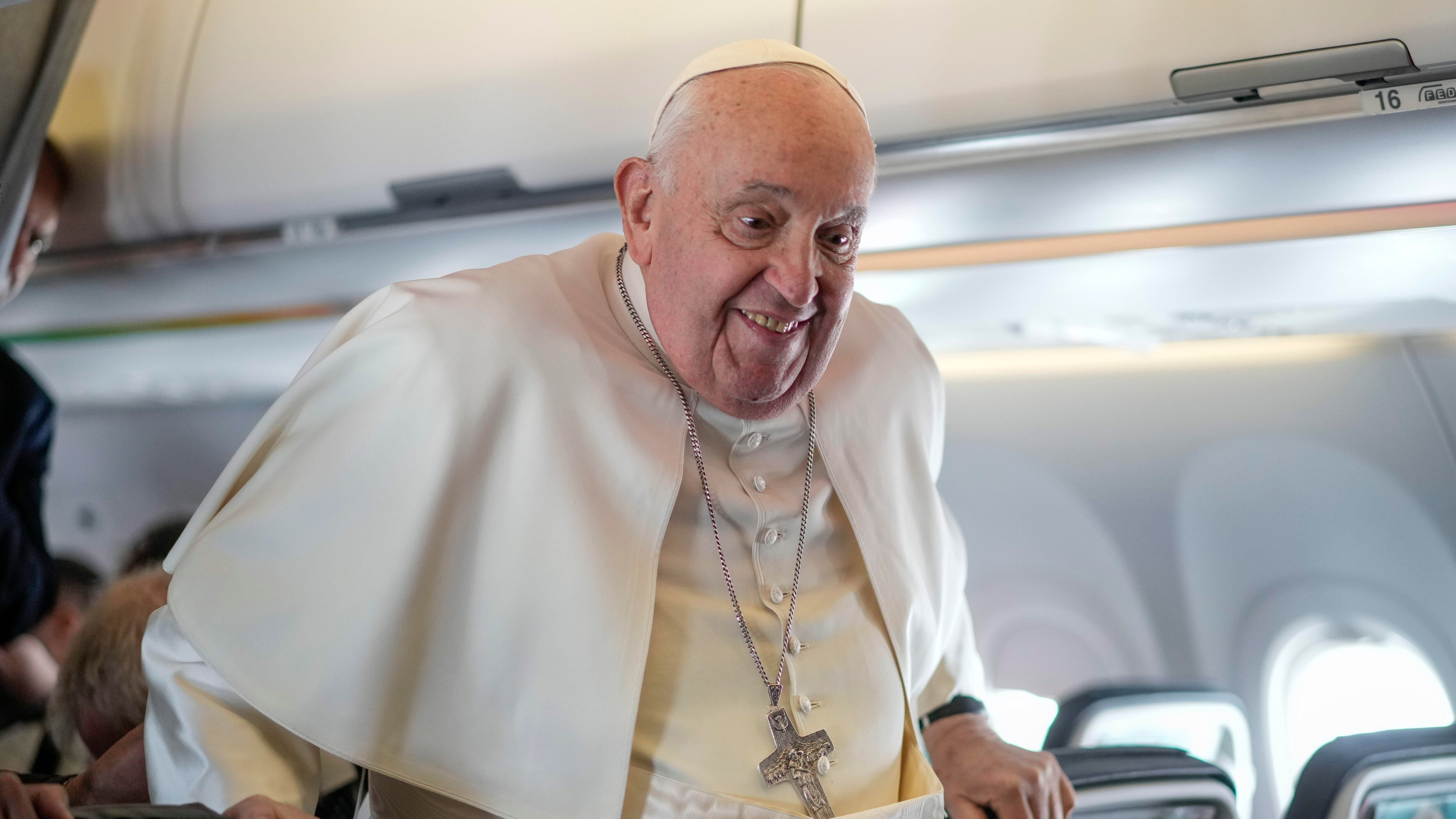 Al Papa non animalista servirebbe un gatto