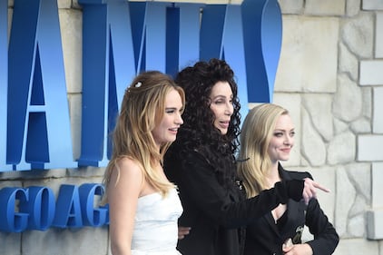 Cher e Meryl Streep, bacio lesbo in foto 8