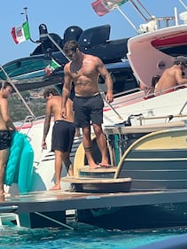 Stefano De Martino, vacanze in Corsica 3