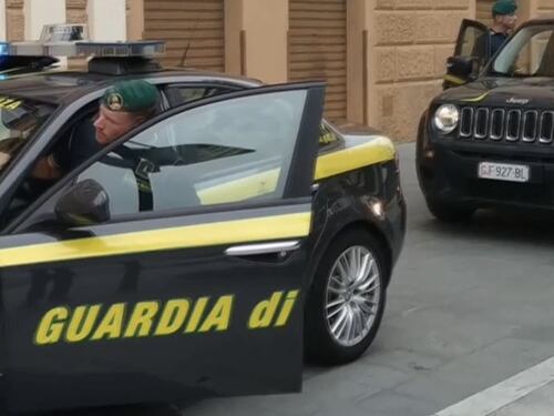 Imprenditore sequestrato: "Firma o ti ammazziamo"
