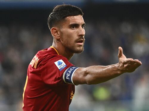 Corona: "Pellegrini stalker". La replica: "Notizie inventate"