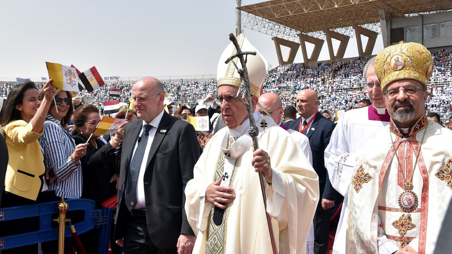 Dall'Egitto il monito del Papa: "Siate estremisti solo nella carità"