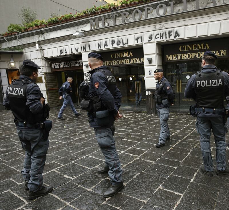 Scritte contro Salvini a Napoli 2