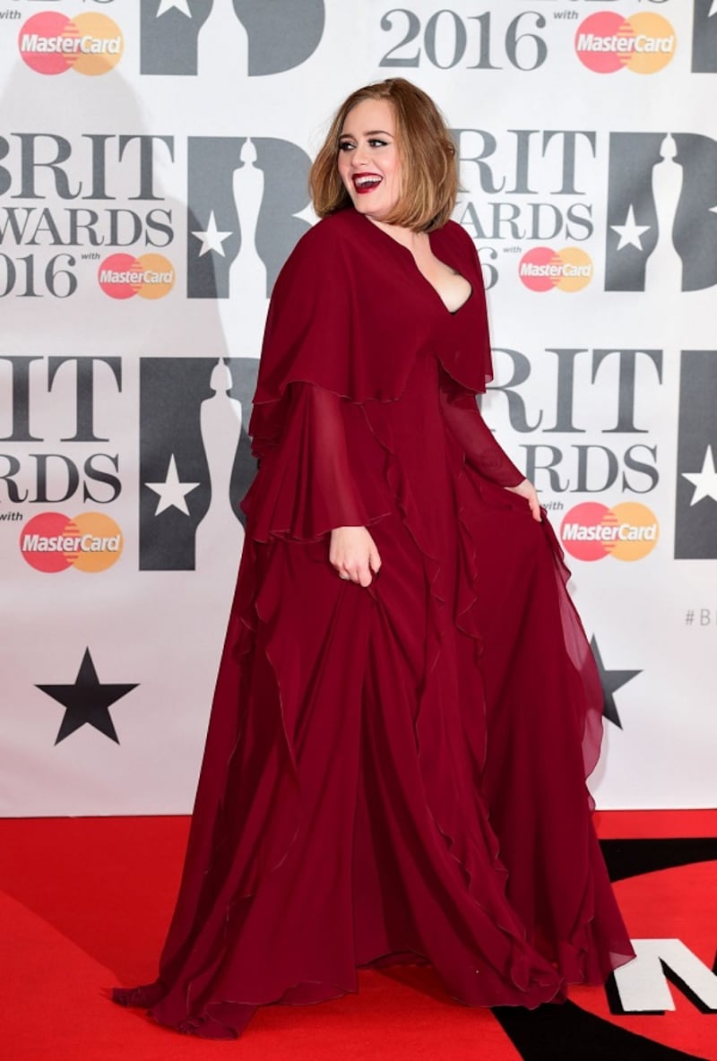 Adele, la regina dei Brit Awards 2016: foto 9