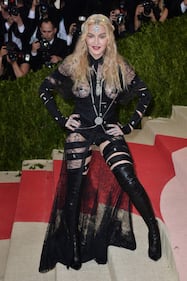Seno e sedere di fuori: Madonna è sempre hot 5