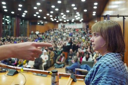 Greta Thunberg all'università di Verona, aula occupata: le immagini 4