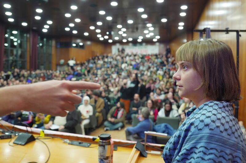 Greta Thunberg all'università di Verona, aula occupata: le immagini 4