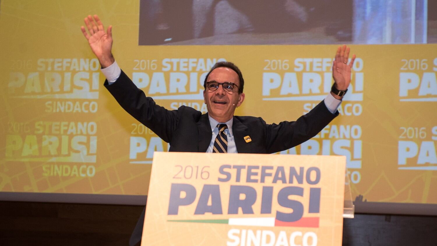Milano, Parisi in ascesa vede Berlusconi e Salvini