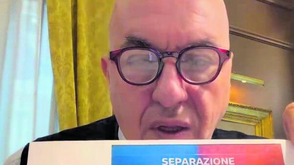Crosetto scende in campo: "Ecco le vere democrazie"
