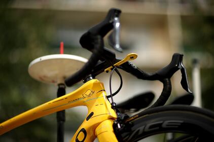 Tour de France, le foto con dedica della Pinarello di Froome 14