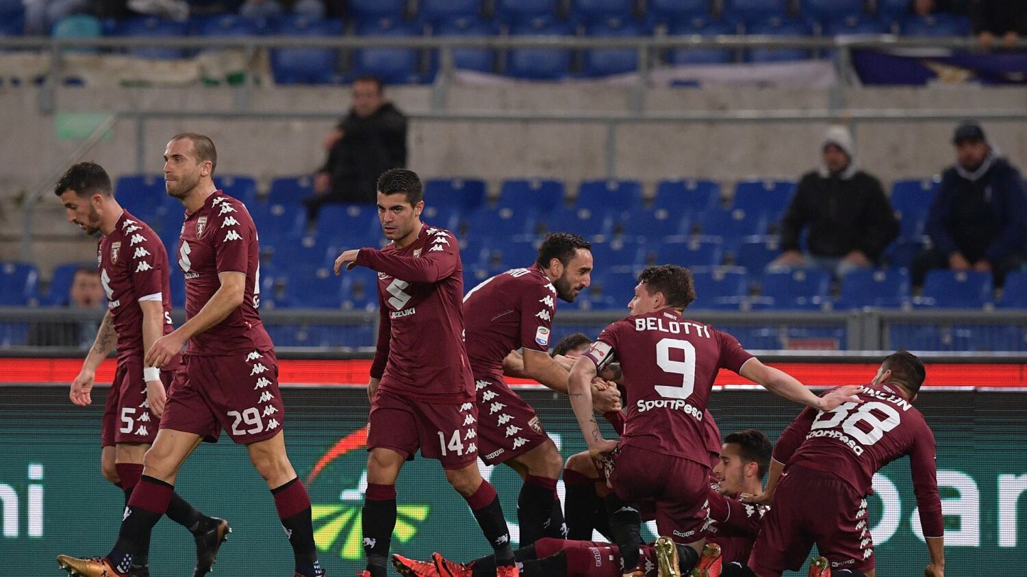 Il Torino batte 3-1 la Lazio tra le polemiche: Immobile espulso con il Var