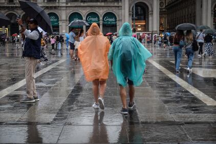 Maltempo in Italia: tetti scoperchiati e danni alle infrastrutture 7