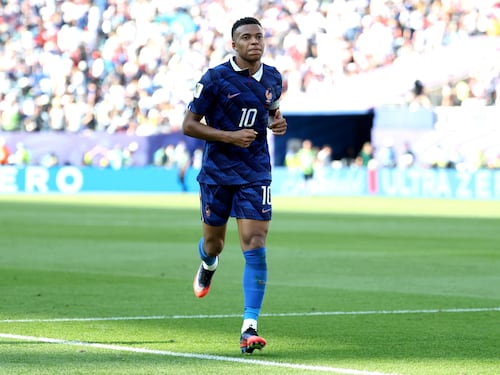 "Camerunense colonizzato che si finge francese", insulti razzisti a Mbappé dalla senatrice paraguaiana