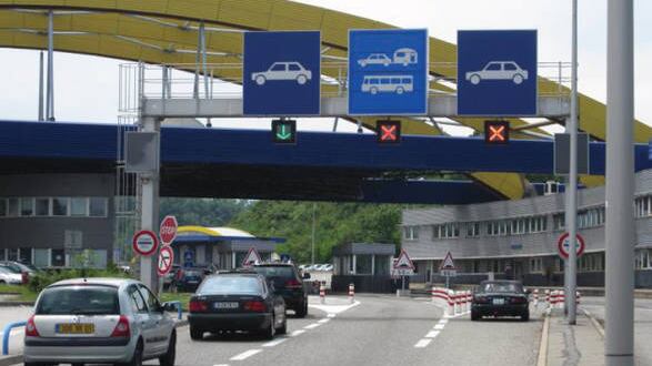 Francia, auto vaticana fermata con 4 chili di cocaina a bordo