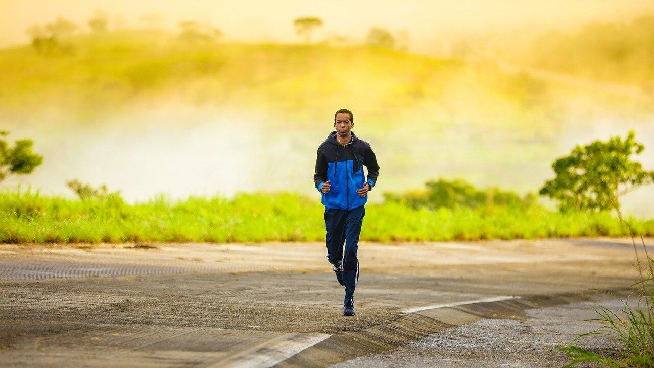 Allenamento, ecco cosa mangiare prima e dopo