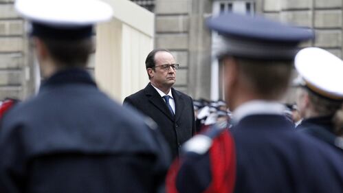 A Parigi il ricordo dei poliziotti uccisi 2