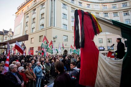 Jobbik, la destra ungherese che sfida Orban 5