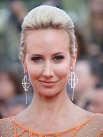 Lady Victoria Hervey a Cannes: sul red carpet è nuda 2