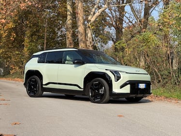 KIA EV3: guarda la gallery del crossover "tuttofare" elettrico 3