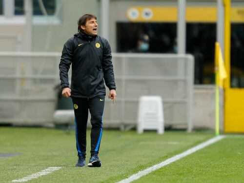 L'attacco al veleno su Conte: "Come San Sebastiano..."