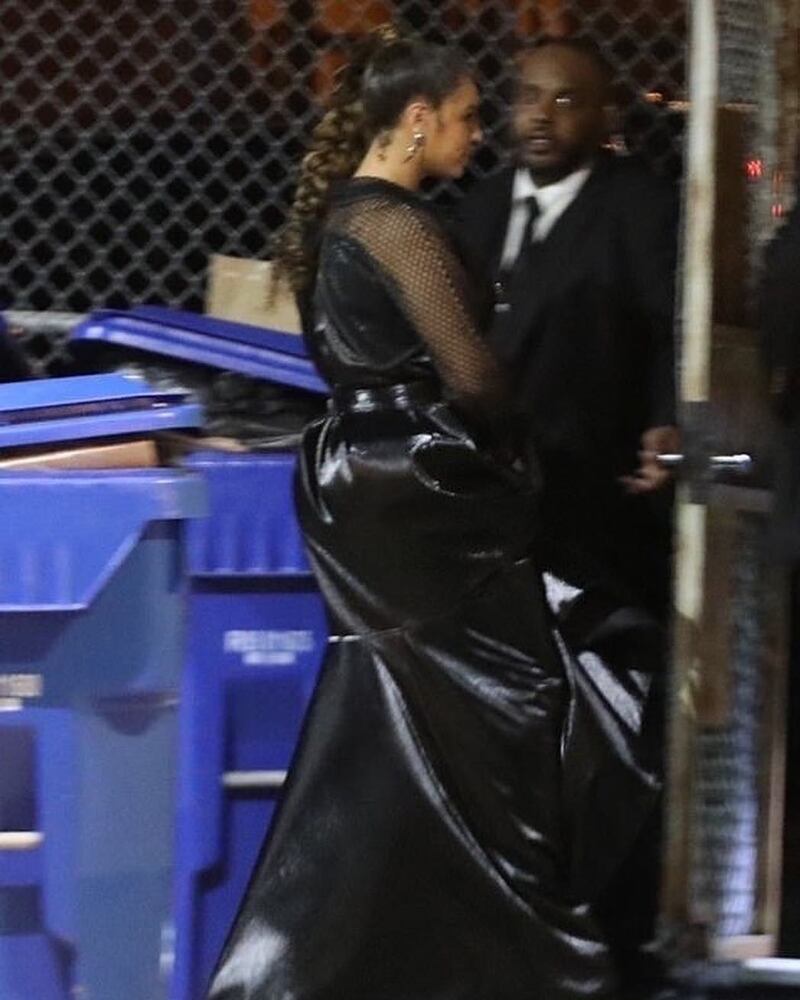 Beyoncé accusata di essersi vestita con un sacco dell'immondizia 1
