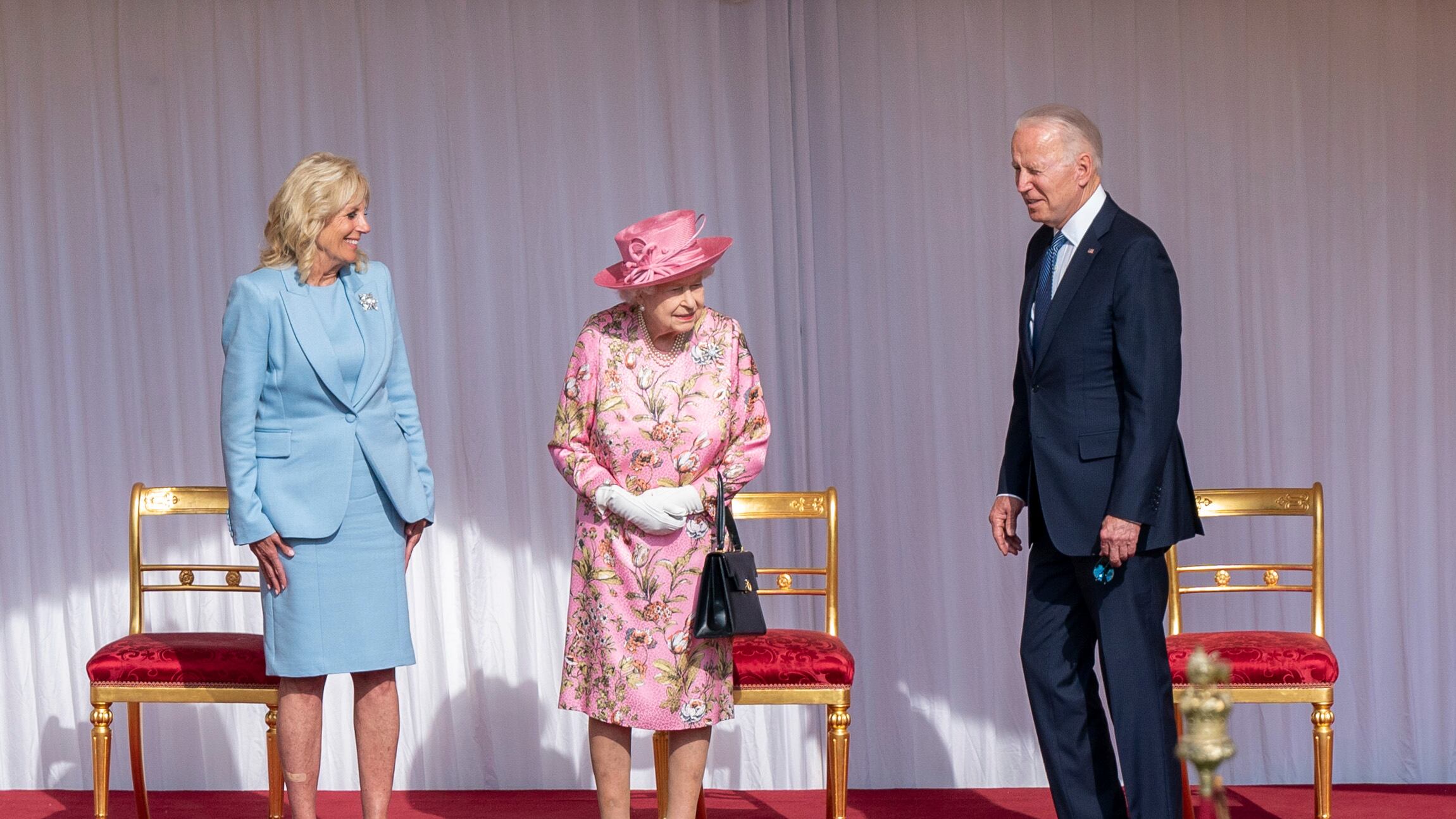 La gaffe di Biden: "La regina Elisabetta mi ricorda mia madre"