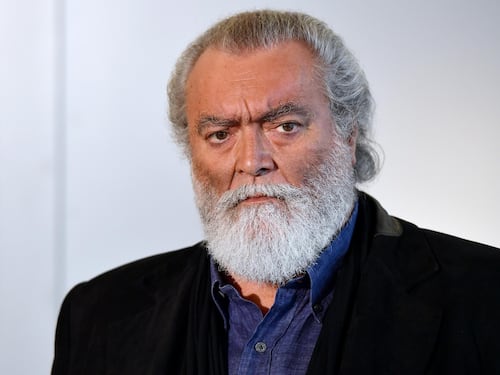 Diego Abatantuono, in vendita la sua villa: 400 metri, palestra con bagno turco, piscina a sfioro e un prezzo folle