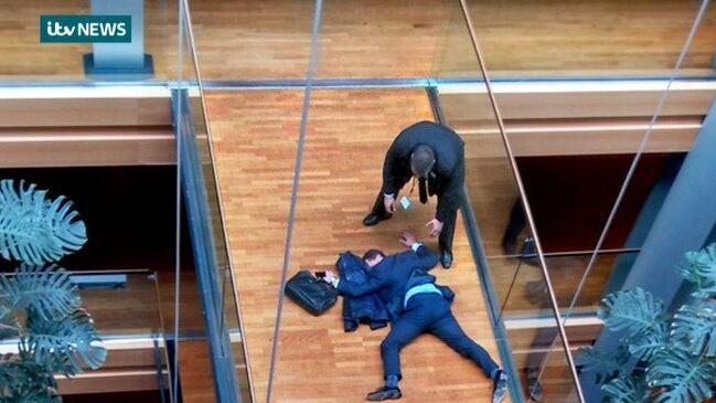 Strasburgo, parlamentare Ukip colpito da un pugno