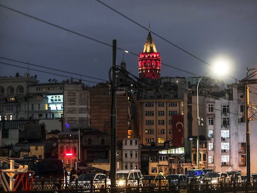 La Torre di Galata ricorda le vittime del terrorismo