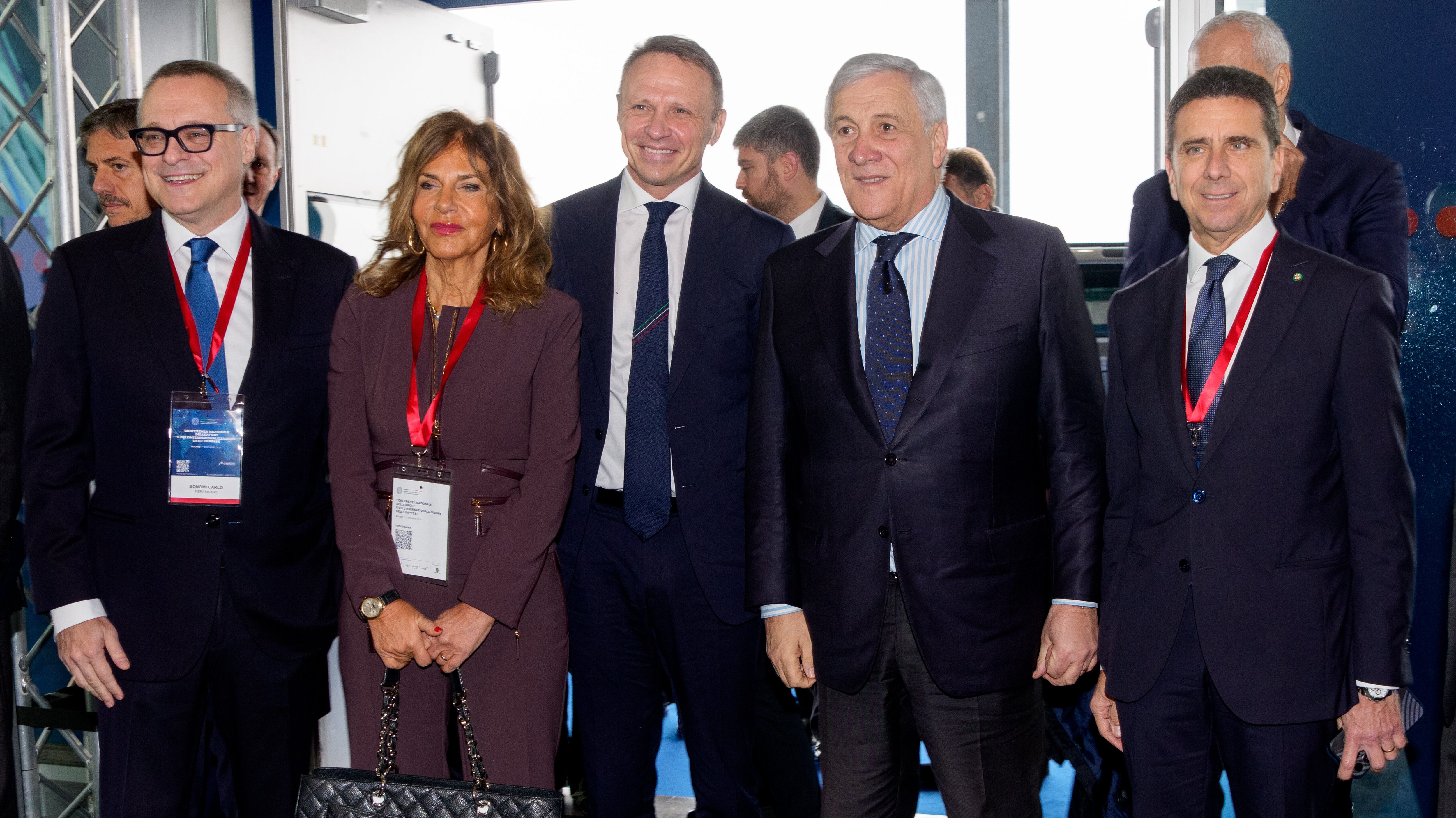 L'export accelera. Il governo rilancia: "Possiamo arrivare a 700 miliardi"