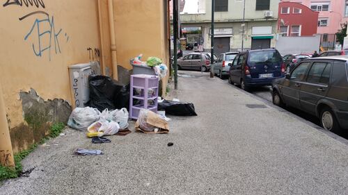 Napoli, a Bagnoli la protesta contro lo sversamento illecito di rifiuti 2