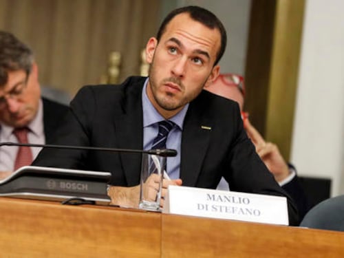 "Per la Nato come sudditi...". Il post che ora imbarazza il grillino