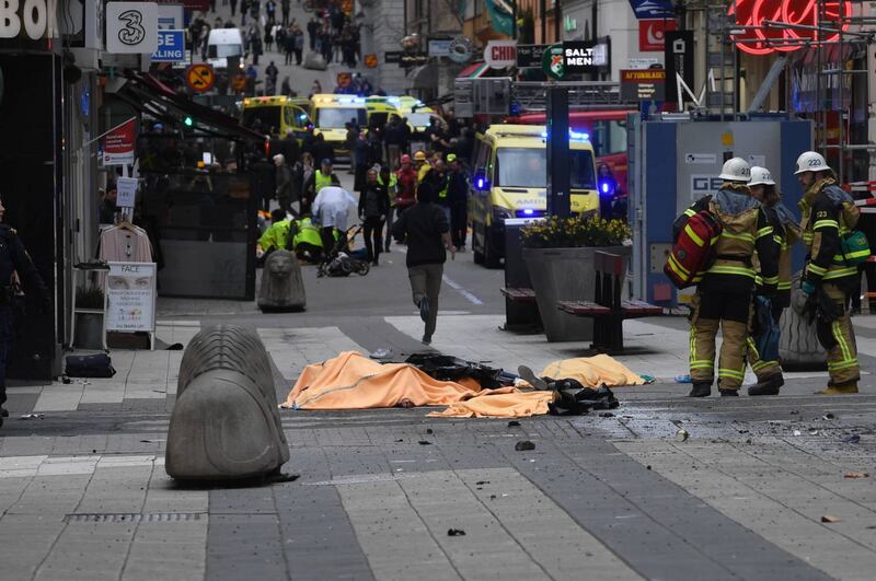 Camion sulla folla in centro a Stoccolma 3