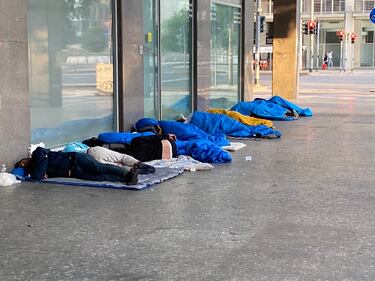 Degrado in stazione, Milano Centrale dormitorio a cielo aperto 2