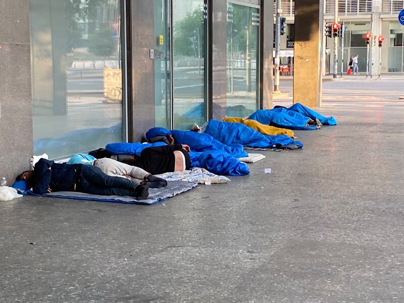 Degrado in stazione, Milano Centrale dormitorio a cielo aperto 2