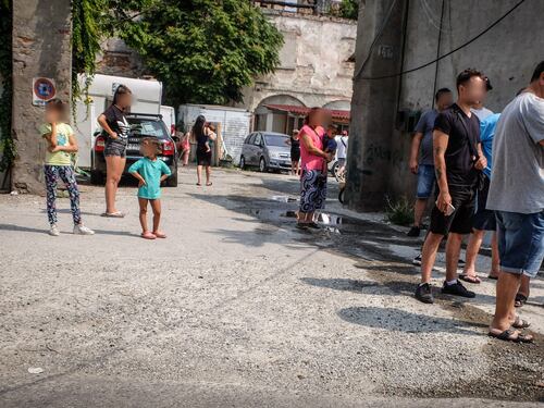 Rom e sinti disertano la scuola di politica: solo 20 persone all'incontro