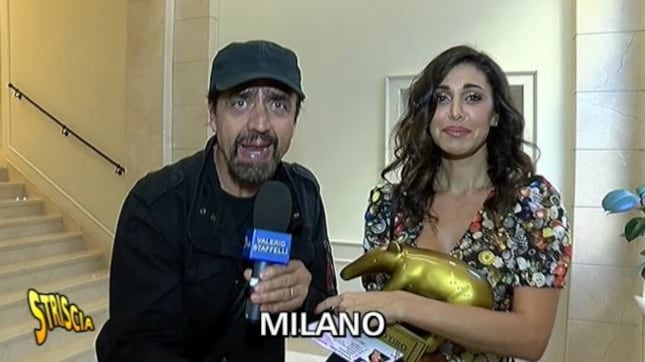 Belen riceve il tapiro e si lascia scappare una frase hot: "Non mi serve solo un cuore"