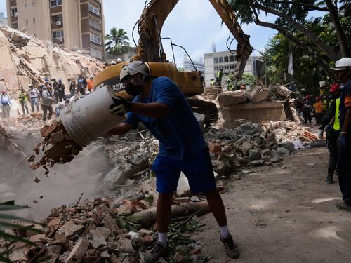 Venezuela senza pace. La terra trema ancora. I ritardi nei soccorsi eil miracolo superstiti