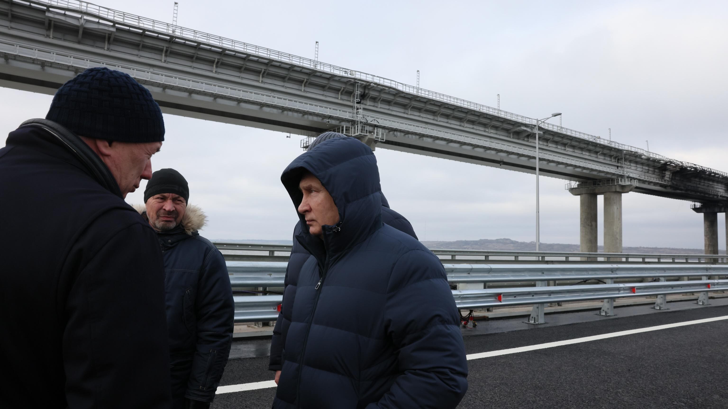 Kiev, droni sugli aeroporti russi. L'ira di Mosca: pioggia di razzi. E un missile arriva in Moldavia