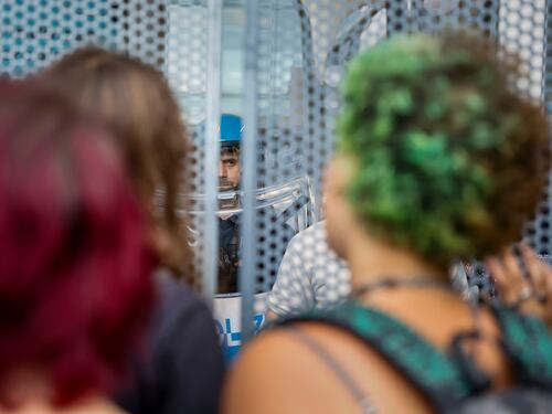 "Ci hanno aggrediti e picchiati". La violenza dei pro Pal all’università di Torino