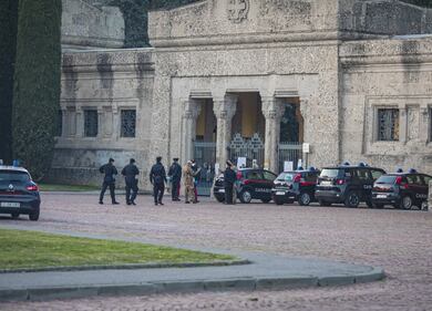 Per spostare le salme dal cimitero di Bergamo arriva l'esercito 9