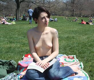 Lettura in...topless 10