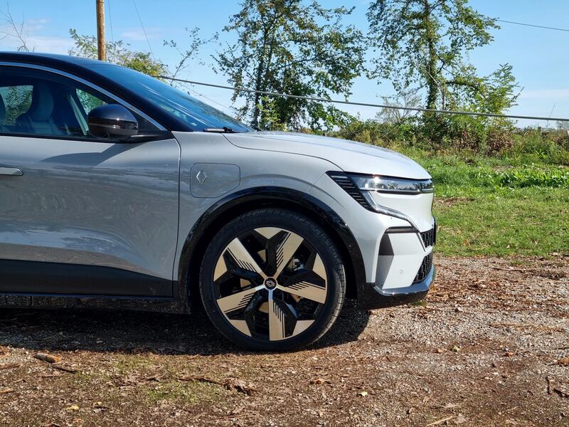 Renault Megane E-Tech Electric: guarda la gallery del crossover ibrido 6