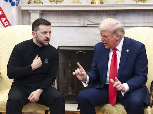 Trump a Zelensky: pace o perdi il Paese