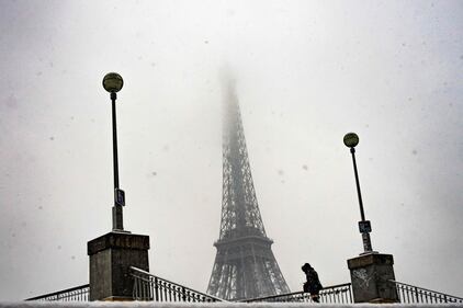 Lo spettacolo della neve a Parigi 3