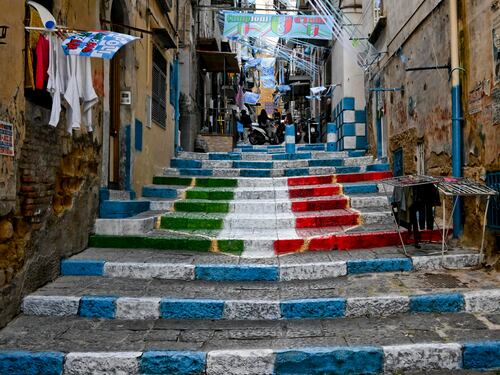 Scudetto, a Napoli iniziati interventi per la rimozione degli striscioni