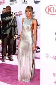 Ai Billboard Music Awards Ciara incanta il red carpet 25
