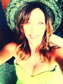 Sabrina Salerno: bomba sexy nei selfie su Facebook 6